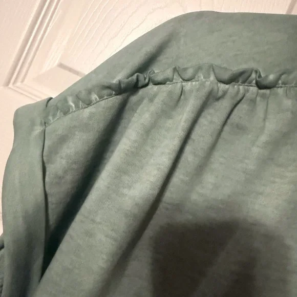 Wonderly Sage Green Short Sleeve Top - Picture 3 of 5